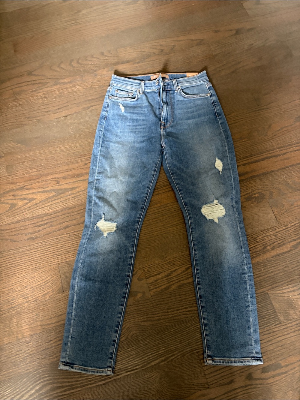 7 for all of man kind NEE With tags Women’s Mid Wash Blue Distressed Jeans